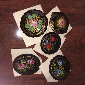 VINTAGE WOODEN RUSSIAN BROACHES